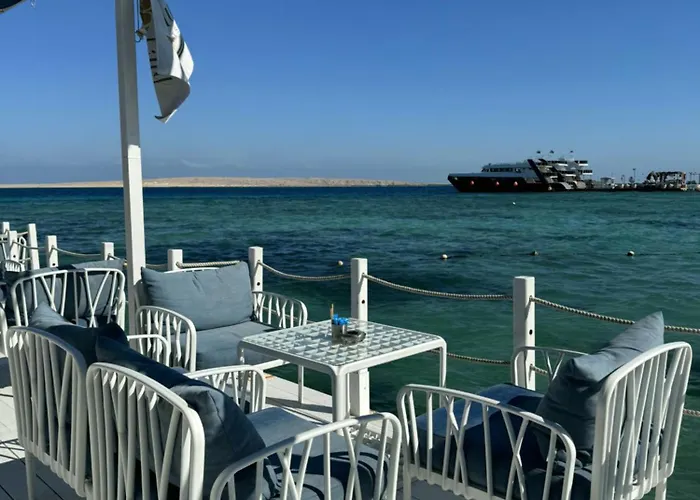 Aparthotel Lilly 4*